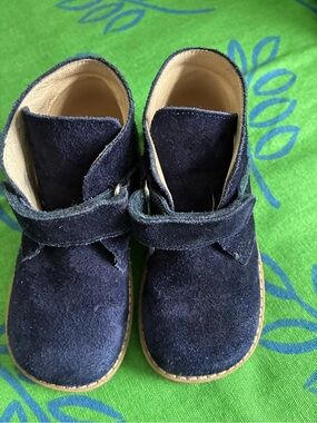 Little Eric Toddler  Navy Suede Hook-and-Loop Ankle Boots Size 25/ 8.5-9